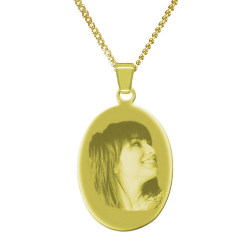 Collier avec gravure ovale