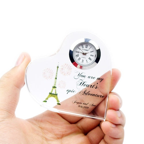 Horloge en forme de coeur en plexiglas